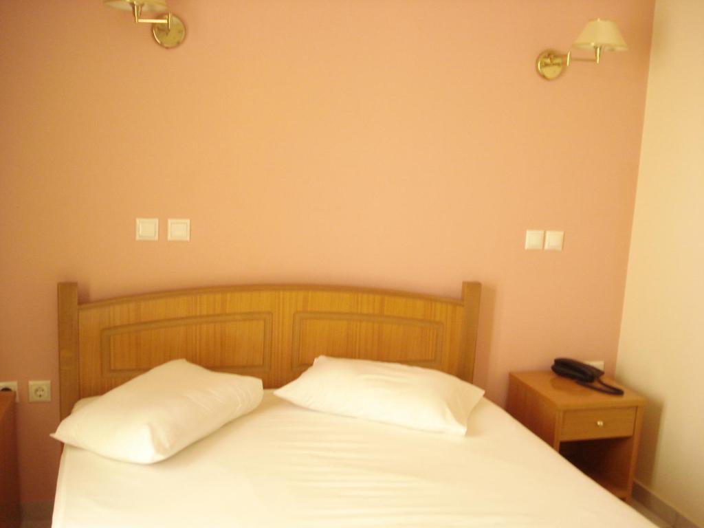 Cybele Guest Accommodation أثينا الغرفة الصورة
